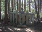 金剛山楠木正儀の墓
