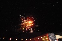 毎年恒例の花火が打ち上げられました。結構大きな花火も打ち上げられ、歓声が上がっていました。