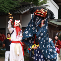 川上神社「日野獅子舞」